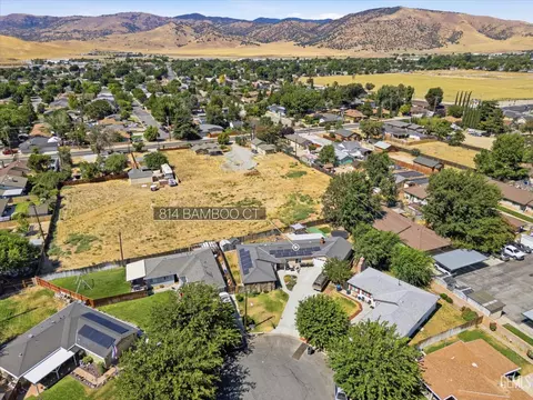 View/Area - 814 Bamboo Ct, Tehachapi, CA 93561 photo 2 of 4