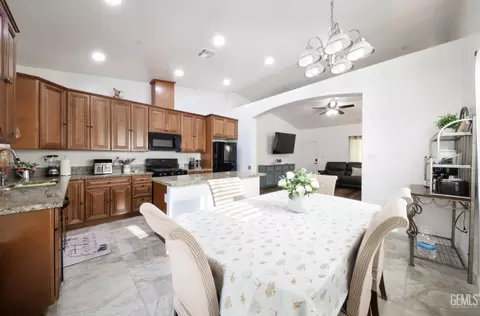Other - 411 Darling Point Dr, Bakersfield, CA 93307 photo 6 of 10