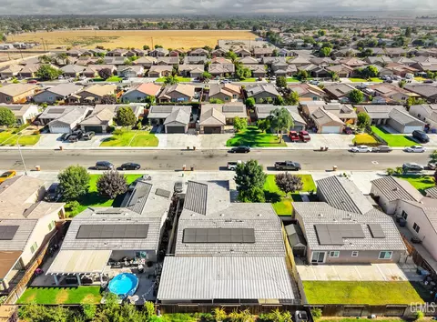 View/Area - 411 Darling Point Dr, Bakersfield, CA 93307 photo 4 of 4