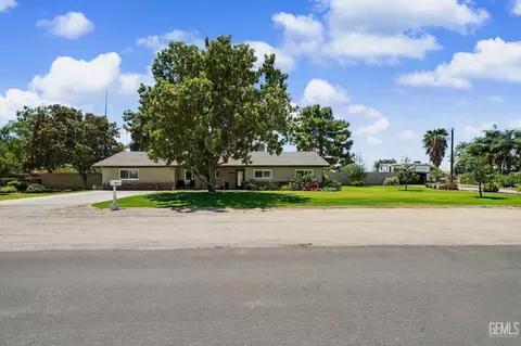 Exterior - 12420 Paddock Pl, Bakersfield, CA 93312 photo 2 of 14