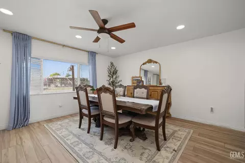Dining - 12420 Paddock Pl, Bakersfield, CA 93312 photo 1 of 1