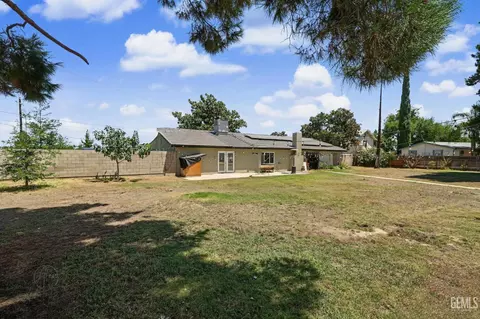Exterior - 12420 Paddock Pl, Bakersfield, CA 93312 photo 12 of 14