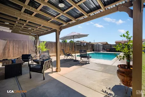 Exterior - 235 Colvard St, Shafter, CA 93263 photo 6 of 8