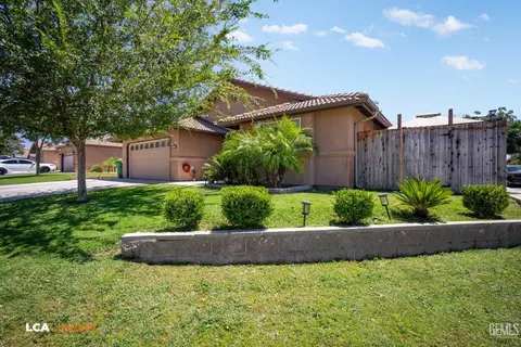Exterior - 235 Colvard St, Shafter, CA 93263 photo 4 of 8