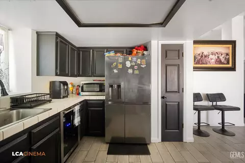 Kitchen - 235 Colvard St, Shafter, CA 93263 photo 4 of 4