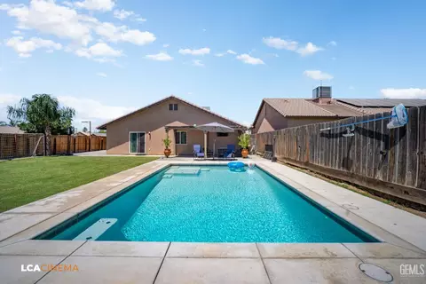 Exterior - 235 Colvard St, Shafter, CA 93263 photo 7 of 8