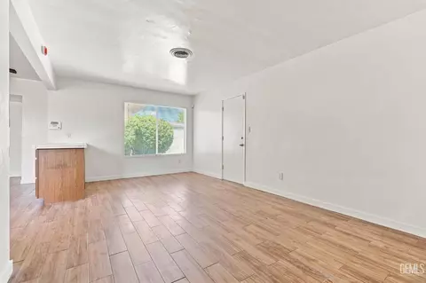 Living - 5909 Webb Way, Bakersfield, CA 93307 photo 10 of 10