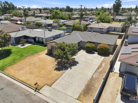 View/Area - 5909 Webb Way, Bakersfield, CA 93307 photo 1 of 6