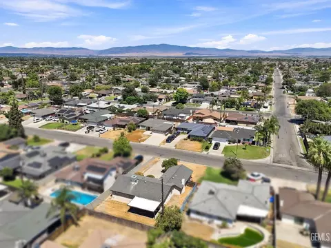 View/Area - 5909 Webb Way, Bakersfield, CA 93307 photo 5 of 6