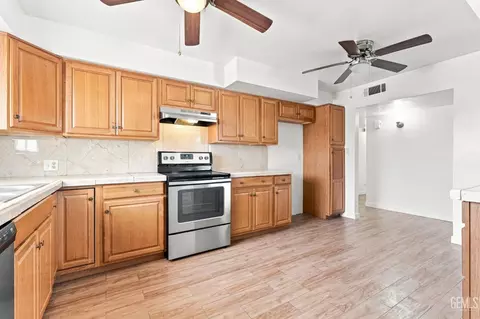 Kitchen - 5909 Webb Way, Bakersfield, CA 93307 photo 3 of 6