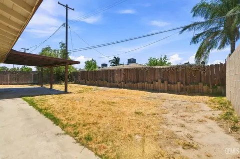 Exterior - 5909 Webb Way, Bakersfield, CA 93307 photo 4 of 7