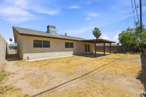 Exterior - 5909 Webb Way, Bakersfield, CA 93307 photo 5 of 7