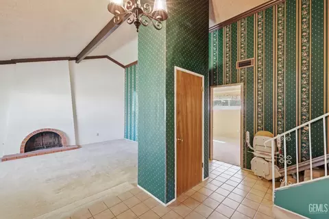 Entry Way - 2004 Juniper Ct, Bakersfield, CA 93309 photo 1 of 3