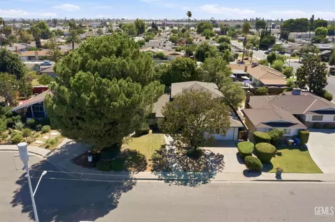 View/Area - 2004 Juniper Ct, Bakersfield, CA 93309 photo 1 of 10