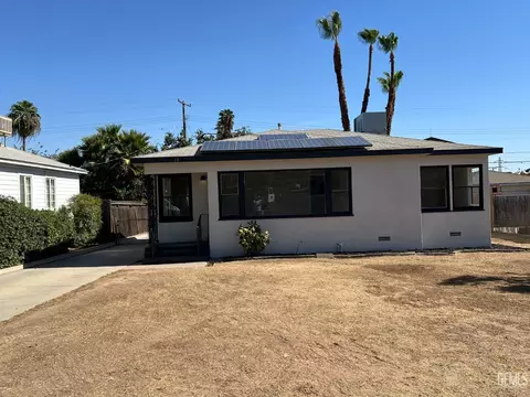 13 La Mesa Dr, Bakersfield, CA 93305