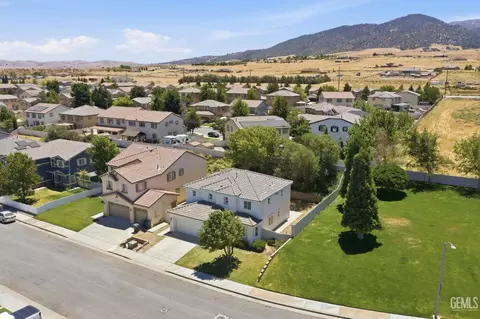 View/Area - 112 Manzanita Ln, Tehachapi, CA 93561 photo 5 of 6