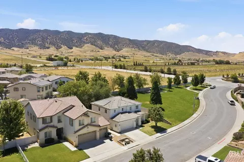 View/Area - 112 Manzanita Ln, Tehachapi, CA 93561 photo 6 of 6