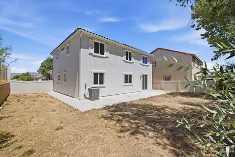 Exterior - 112 Manzanita Ln, Tehachapi, CA 93561 photo 5 of 6