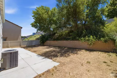 Exterior - 112 Manzanita Ln, Tehachapi, CA 93561 photo 4 of 6