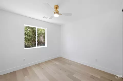 Bedroom - 112 Manzanita Ln, Tehachapi, CA 93561 photo 5 of 10
