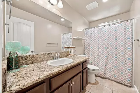 Bath - 6014 Samuelson St, Bakersfield, CA 93313 photo 2 of 2