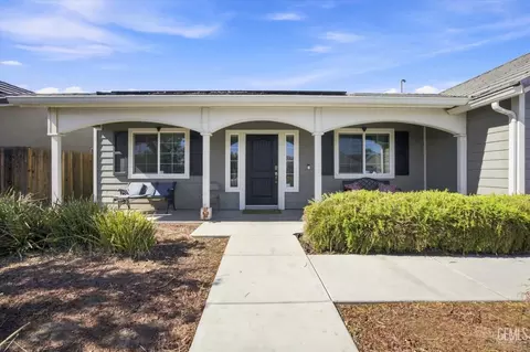 Exterior - 6014 Samuelson St, Bakersfield, CA 93313 photo 4 of 10