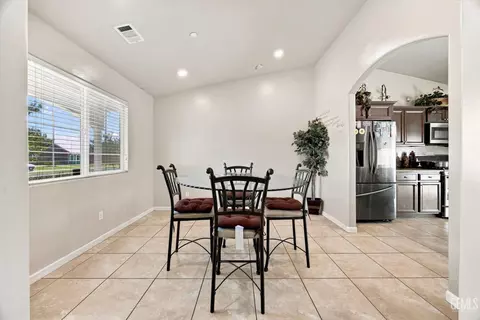Dining - 6014 Samuelson St, Bakersfield, CA 93313 photo 1 of 2