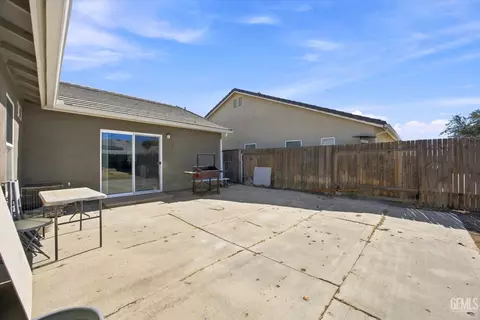 Exterior - 6014 Samuelson St, Bakersfield, CA 93313 photo 6 of 10