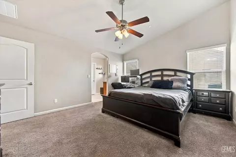 Bedroom - 6014 Samuelson St, Bakersfield, CA 93313 photo 2 of 6