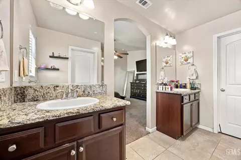 Entry Way - 6014 Samuelson St, Bakersfield, CA 93313 photo 2 of 2