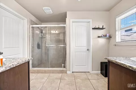 Bath - 6014 Samuelson St, Bakersfield, CA 93313 photo 1 of 2
