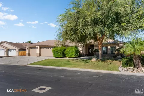 Exterior - 11341 Tee Box Ln, Taft, CA 93268 photo 8 of 10