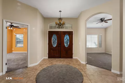 Entry Way - 11341 Tee Box Ln, Taft, CA 93268 photo 1 of 2