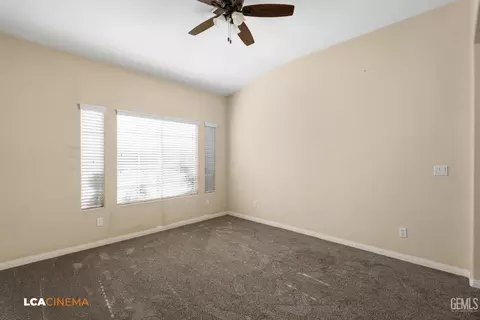 Living - 11341 Tee Box Ln, Taft, CA 93268 photo 5 of 5