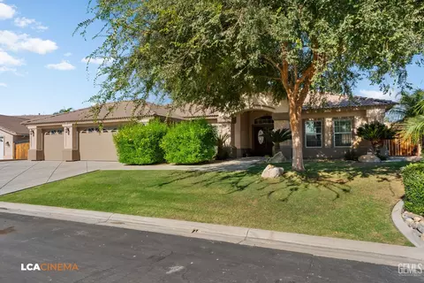 Exterior - 11341 Tee Box Ln, Taft, CA 93268 photo 9 of 10