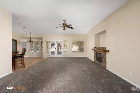 Living - 11341 Tee Box Ln, Taft, CA 93268 photo 1 of 5