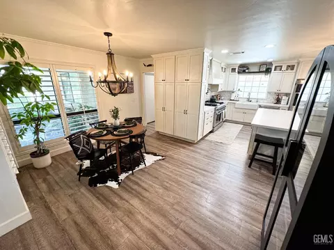 Dining - 14618 Goodwin Ave, Bakersfield, CA 93314 photo 3 of 3