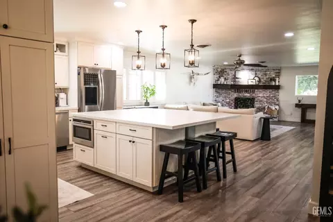 Kitchen - 14618 Goodwin Ave, Bakersfield, CA 93314 photo 5 of 5