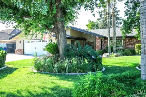Exterior - 14618 Goodwin Ave, Bakersfield, CA 93314 photo 1 of 13