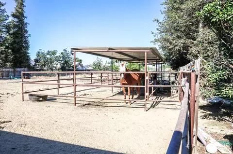 Exterior - 14618 Goodwin Ave, Bakersfield, CA 93314 photo 8 of 13