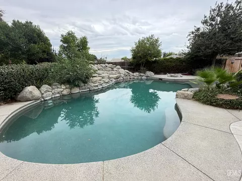 Exterior - 14618 Goodwin Ave, Bakersfield, CA 93314 photo 6 of 16