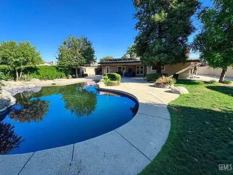 Exterior - 14618 Goodwin Ave, Bakersfield, CA 93314 photo 5 of 13