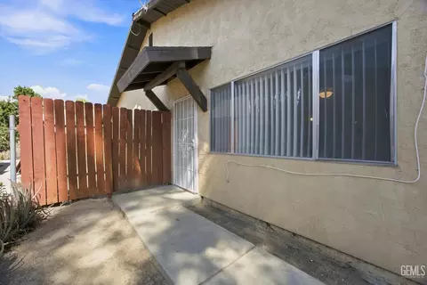 Exterior - 2729 Agate St, Bakersfield, CA 93304 photo 8 of 8