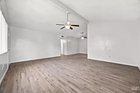 Living - 2729 Agate St, Bakersfield, CA 93304 photo 4 of 6