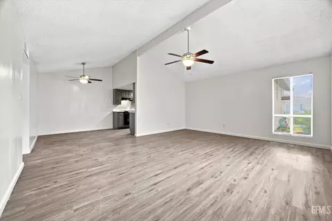 Living - 2729 Agate St, Bakersfield, CA 93304 photo 3 of 6