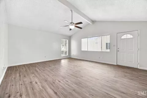 Living - 2729 Agate St, Bakersfield, CA 93304 photo 2 of 6