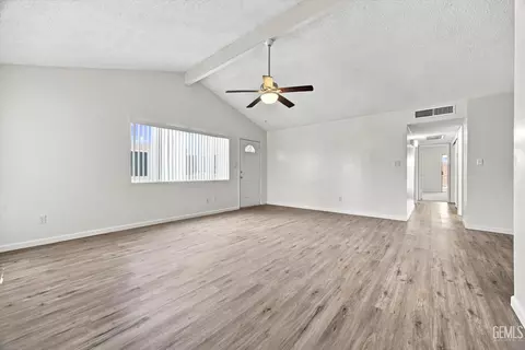 Living - 2729 Agate St, Bakersfield, CA 93304 photo 5 of 6
