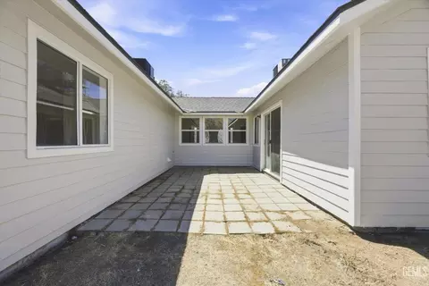 Exterior - 20735 Schell Ranch Rd, Caliente, CA 93518 photo 4 of 6