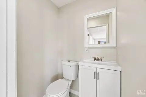 Bath - 20735 Schell Ranch Rd, Caliente, CA 93518 photo 5 of 5