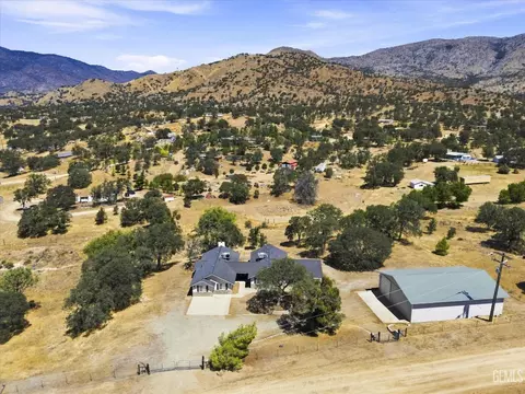 View/Area - 20735 Schell Ranch Rd, Caliente, CA 93518 photo 3 of 4
